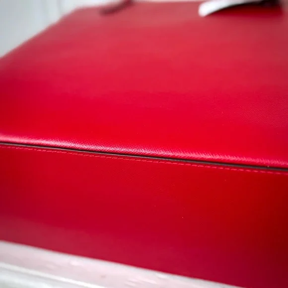 NWT ♠️ kate spade ♠️ Jana Medium Tote - Perfect Cherry 🍒 (Red) - Picture 8 of 13